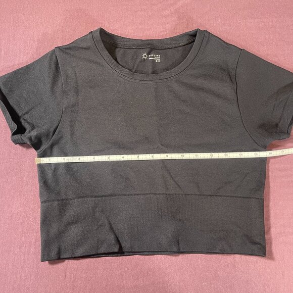 Offline by Aerie Seamless crop top tee shirt in black - Size Medium - Picture 3 of 6